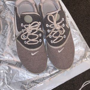 WOMENS PRESTOS! 😍